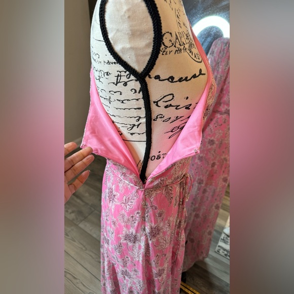 Tayler Elegant Pink Floral One-Shoulder Dress. - Picture 8 of 10